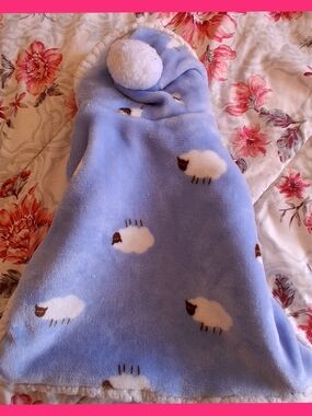 💐5/$10-Blue Fleece Hooded Blanket with Sheep Print